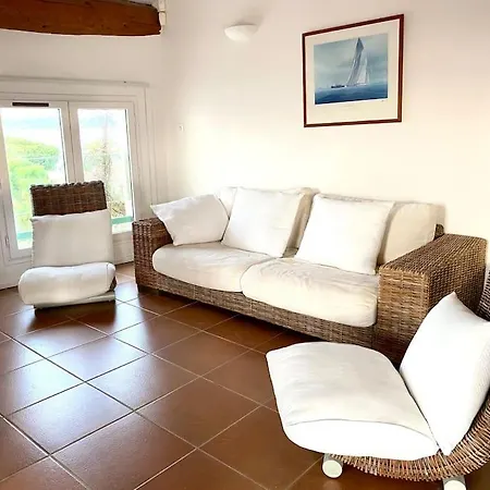 Villa D'exception Avec Piscine , Au Bord De La Mer *
