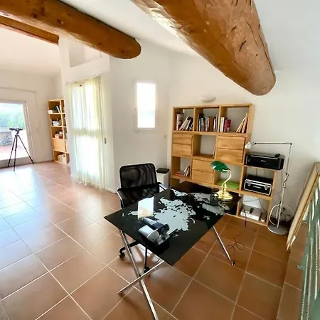 D'exception Avec Piscine , Au Bord De La Mer * Hyeres