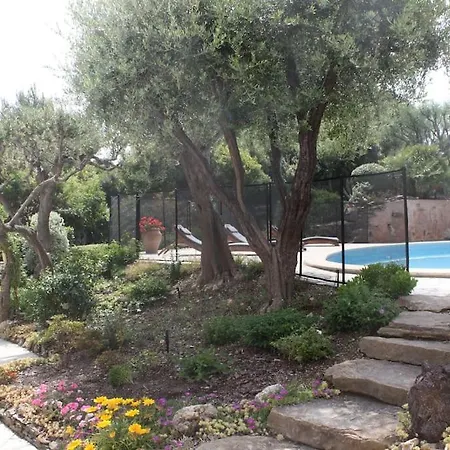 D'exception Avec Piscine , Au Bord De La Mer Hyeres